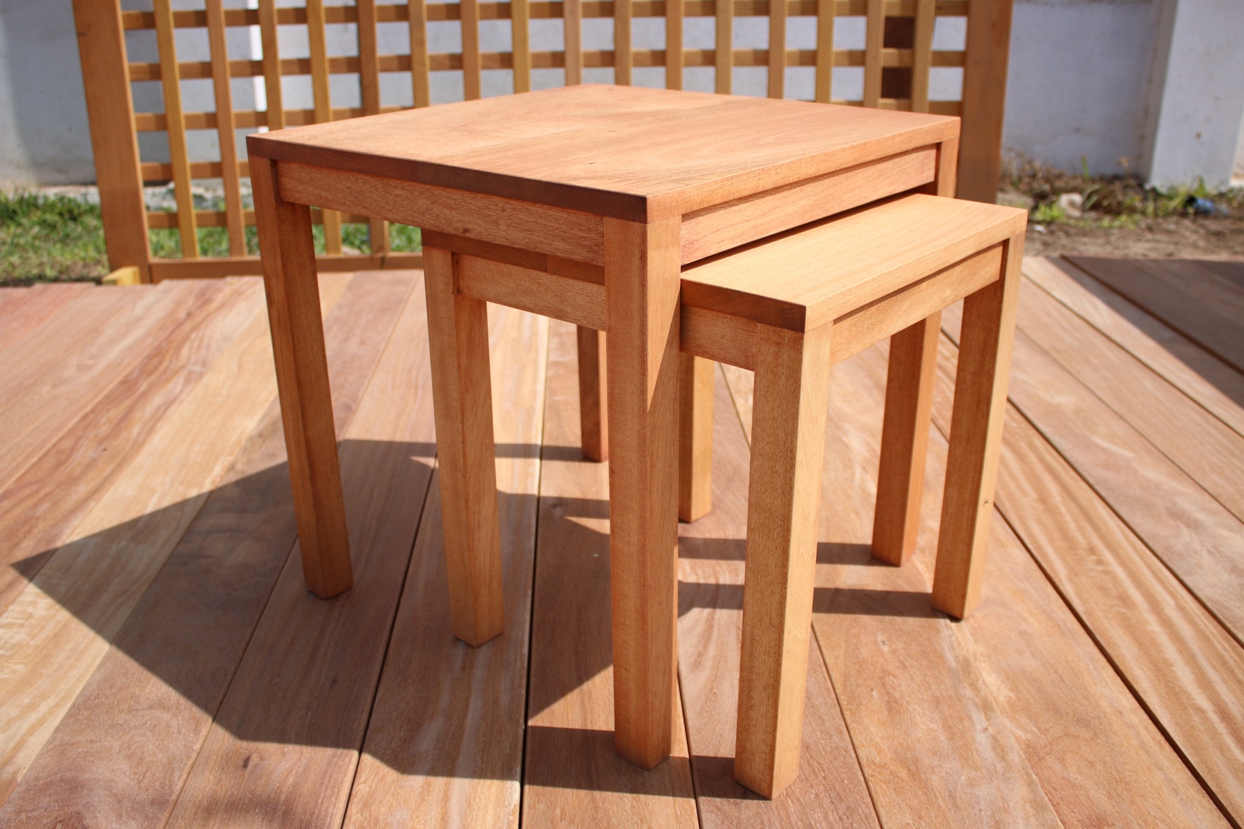 Mueble de madera con veta visible