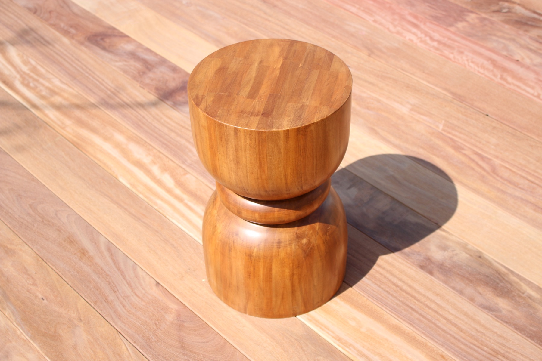 Mueble de diseño contemporáneo en madera