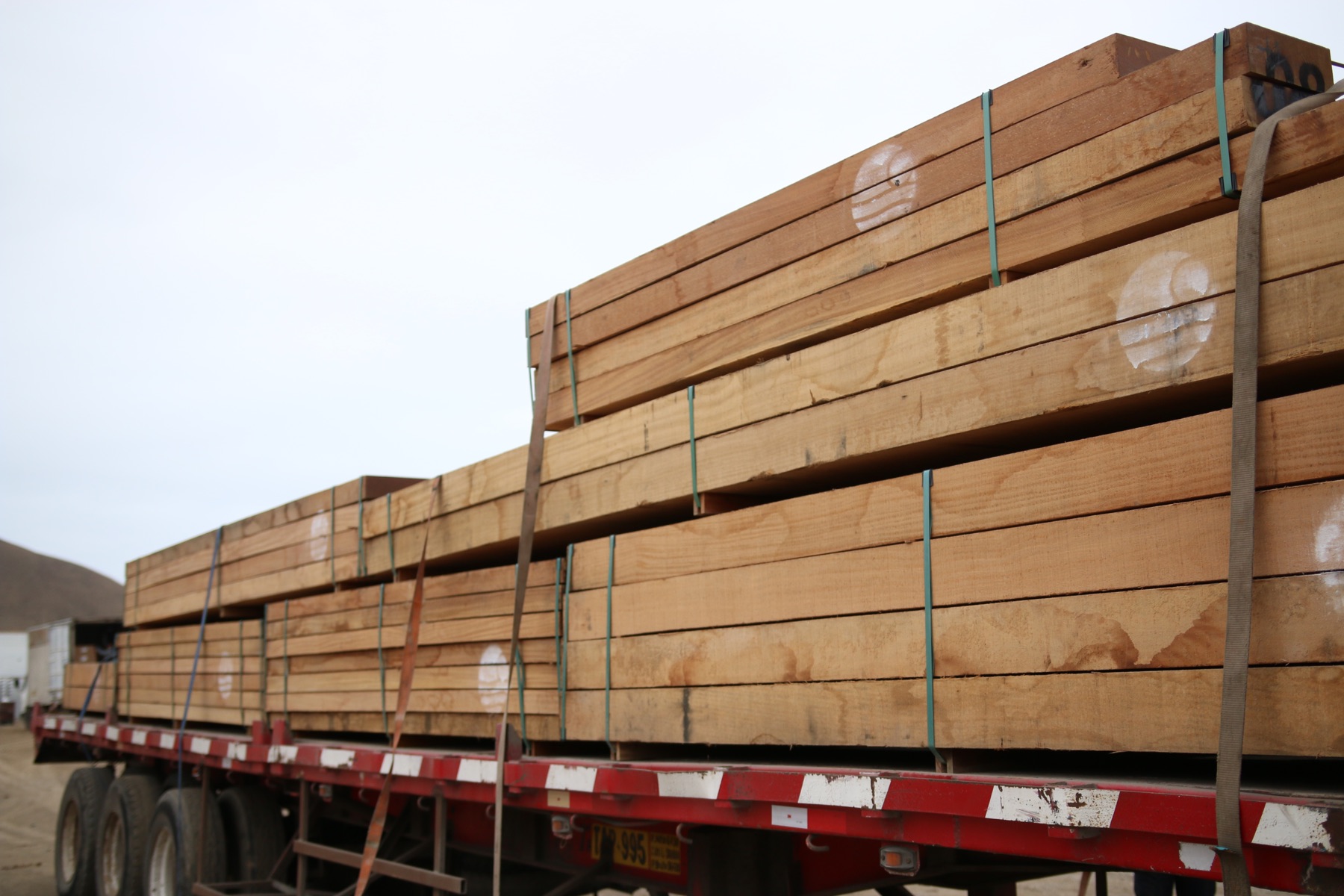 Vigas de madera con acabado natural
